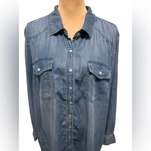 Isabel Maternity Blue Chambray Pearl Snap Long Sleeve Western Shirt Pockets XL.